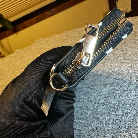 New “a new day” PURRfect convertible wallet -Cheetah print -crossbody loops NWOT - Picture 10 of 12